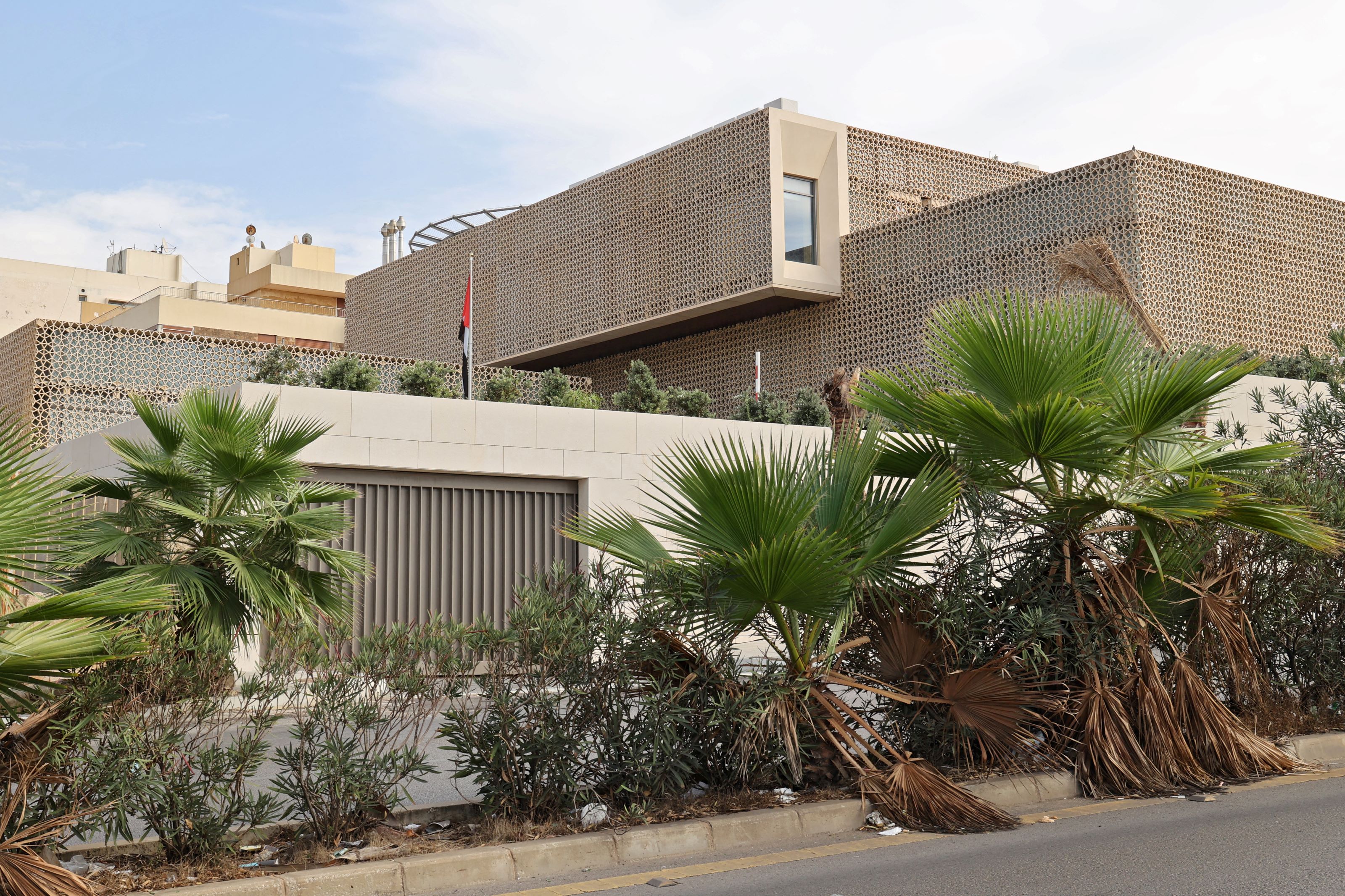 Les Emirats annoncent la réouverture de leur ambassade au Liban