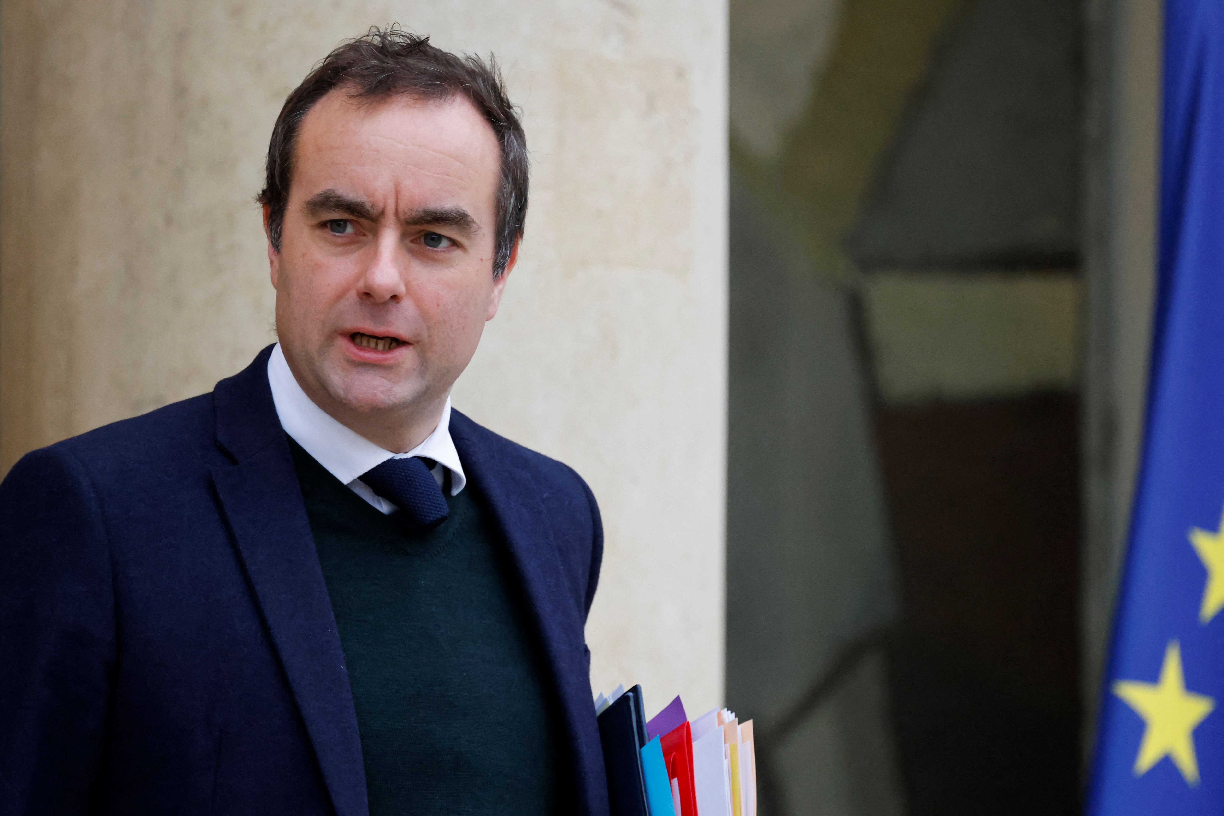 Défense: 2% du PIB, "ça ne suffit pas", estiment les ministres allemand et français
