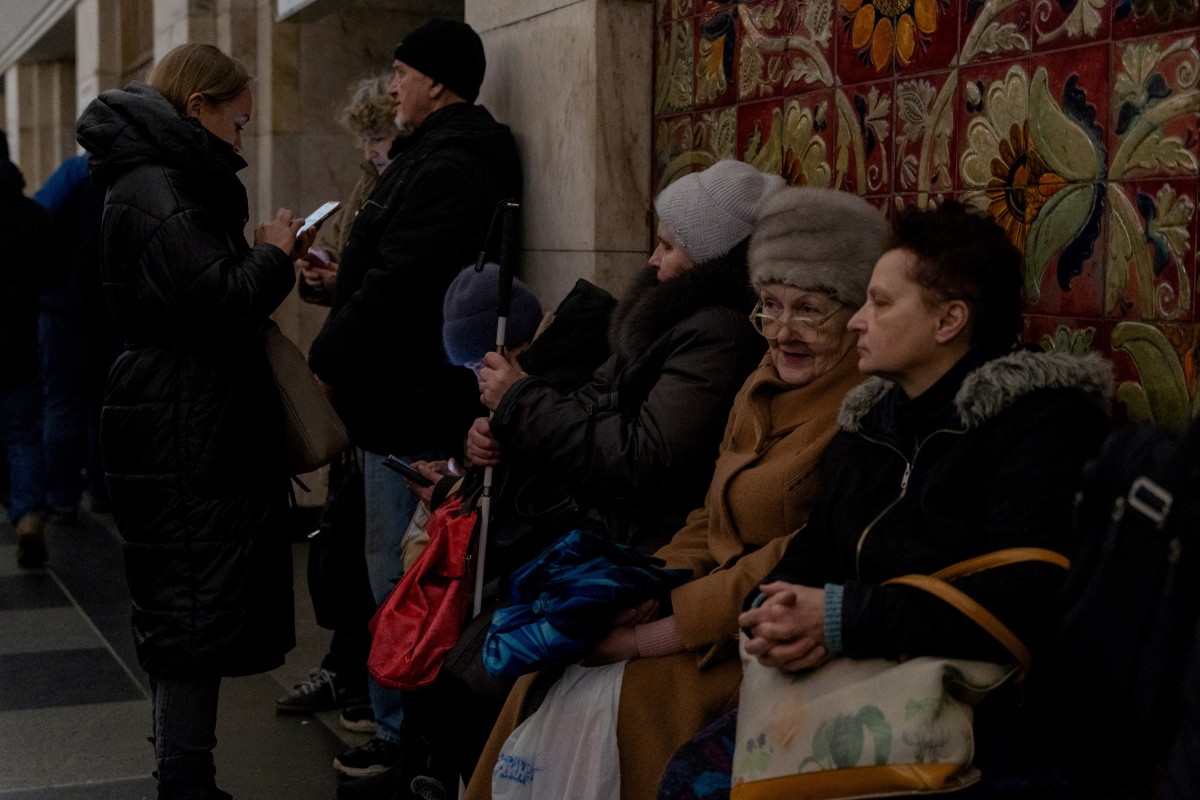 Ukraine: un mort, 16 blessés dans une frappe russe à Zaporijjia