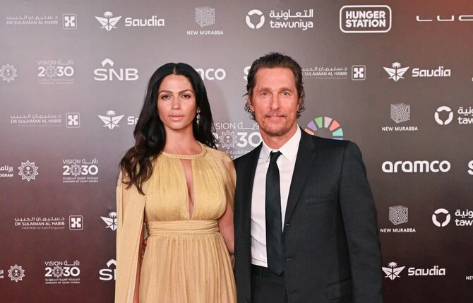 Camila Alves McConaughey en Elie Saab : une apparition éblouissante à Riyad