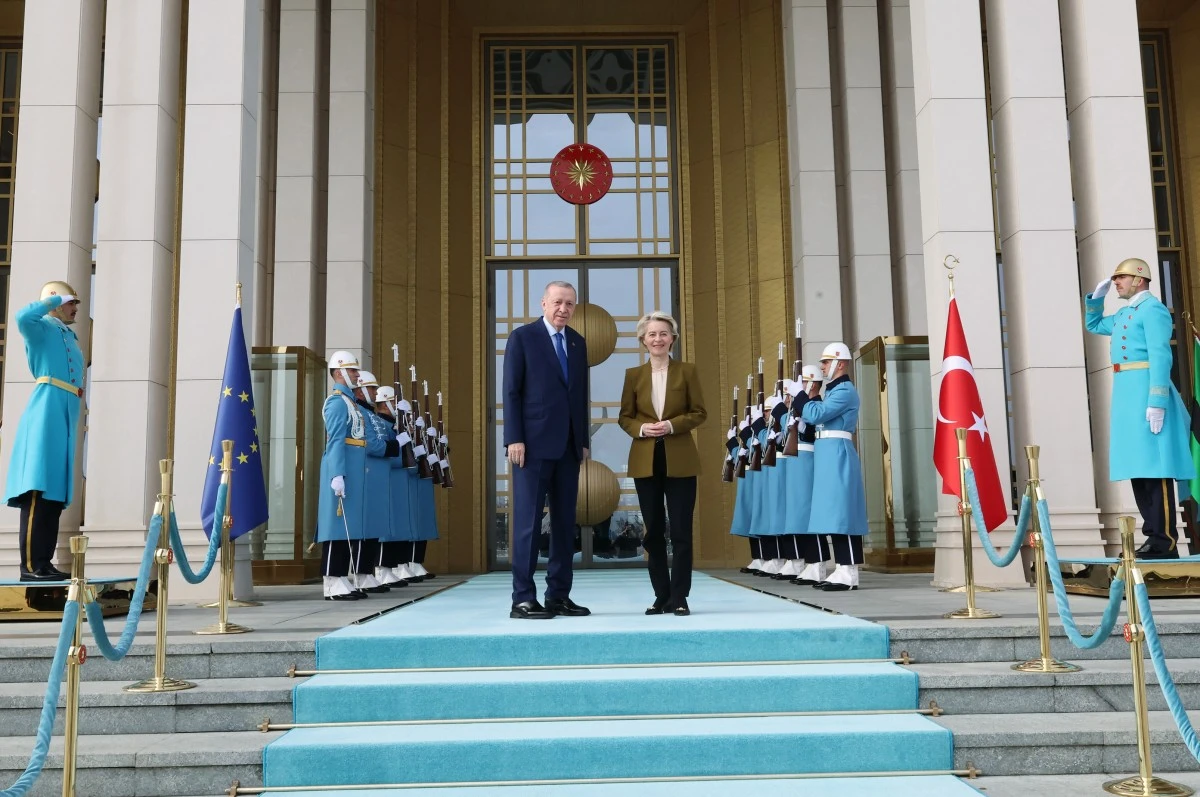 La Turquie tance la France en Syrie et se chargera des menaces terroristes