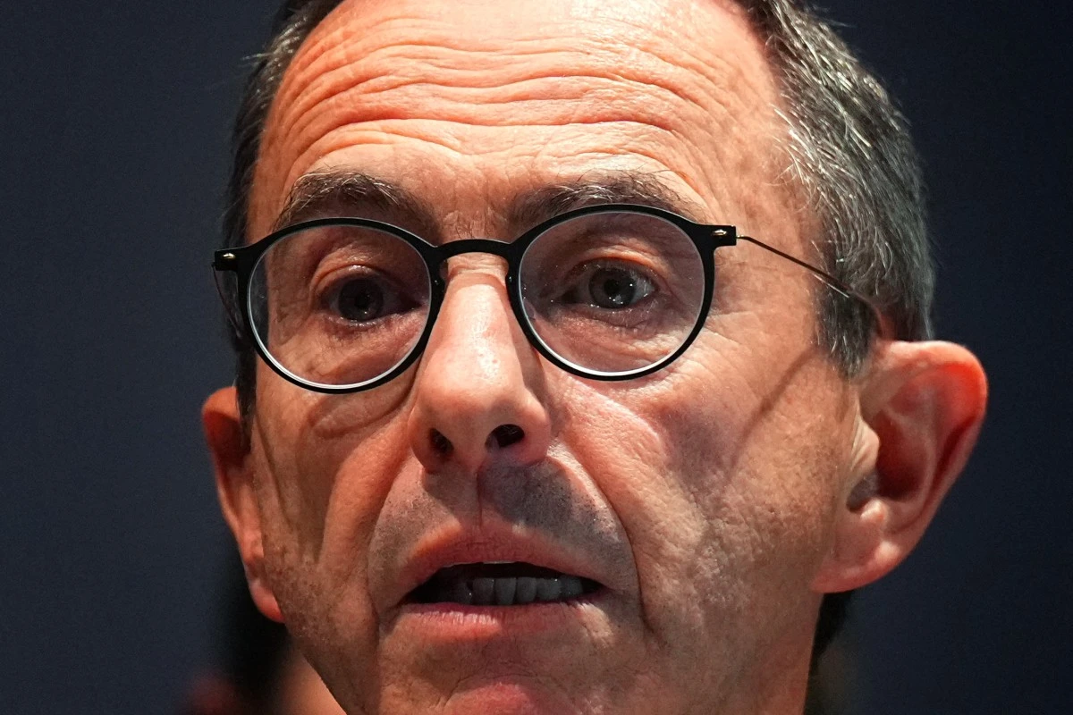 Un ministre français veut interdire le port du voile lors des sorties scolaires