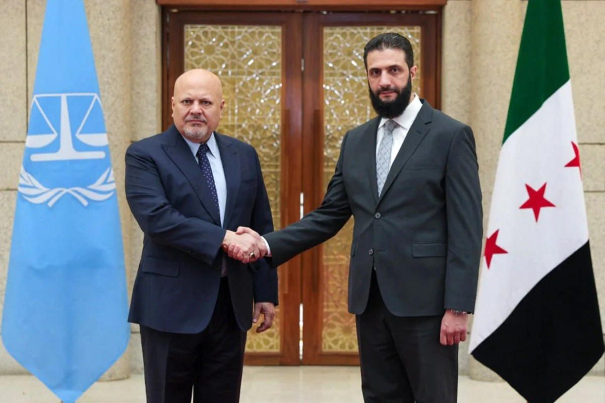 Le procureur de la CPI, Karim Khan, rencontre le nouveau dirigeant syrien