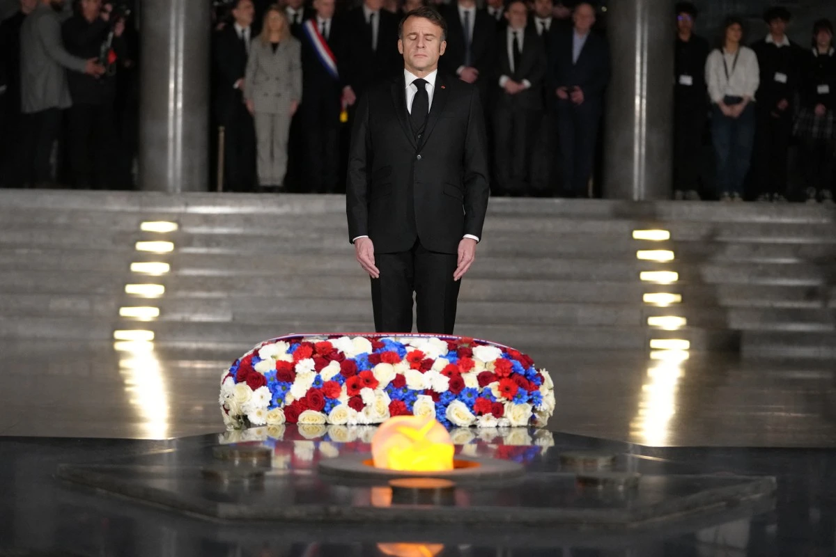 Commémorations d'Auschwitz: Macron appelle «à ne rien céder face à l'antisémitisme» au nom de «l'universalisme de la France»