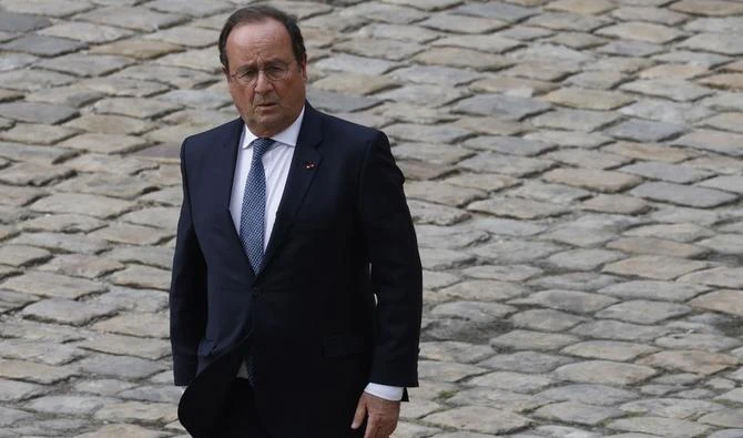 L'ancien président Hollande estime que Macron « doit terminer son mandat »