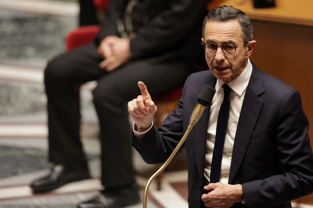 France/Algérie : Retailleau souhaite la suspension de l'accord de 1968