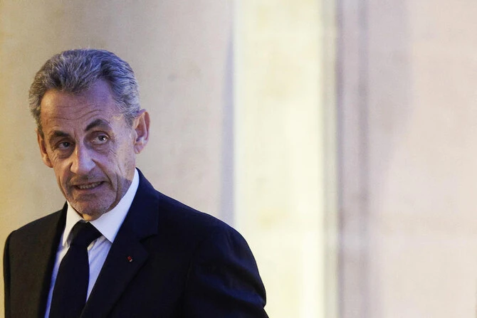 L'ex-président français Sarkozy jugé pour un pacte présumé avec Kadhafi