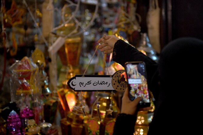 La joie des décorations du ramadan : Une tradition familiale en Arabie saoudite
