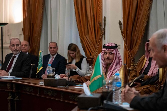 Les ministres arabes des Affaires étrangères rejettent l'appel de Trump à déplacer les Palestiniens