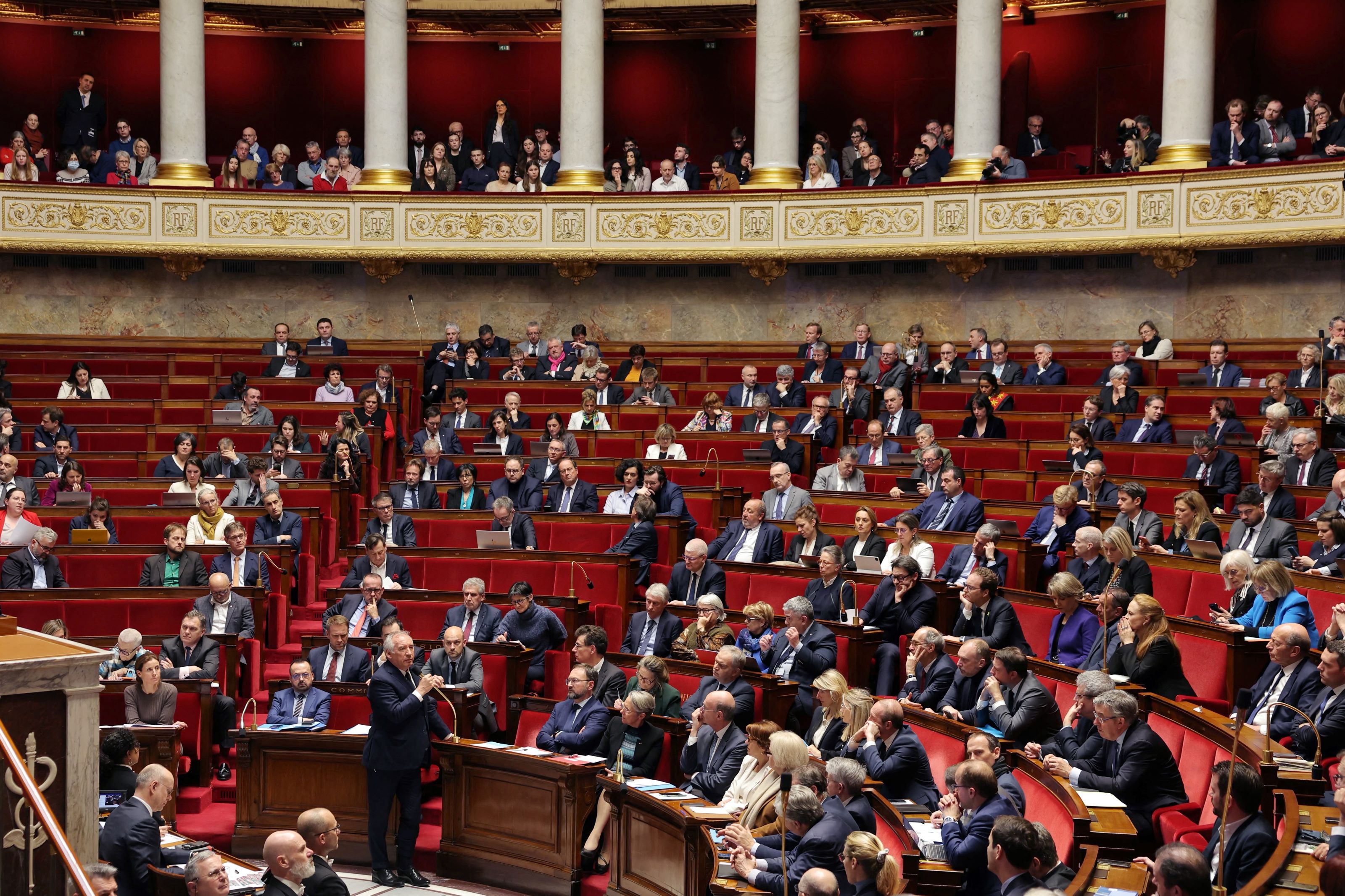 France: le Premier ministre va forcer l'adoption du budget au risque d'être renversé