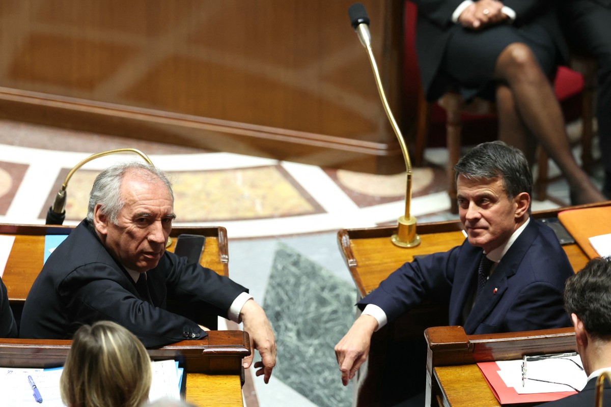 Bayrou affronte deux motions de censure, vouées à l'échec