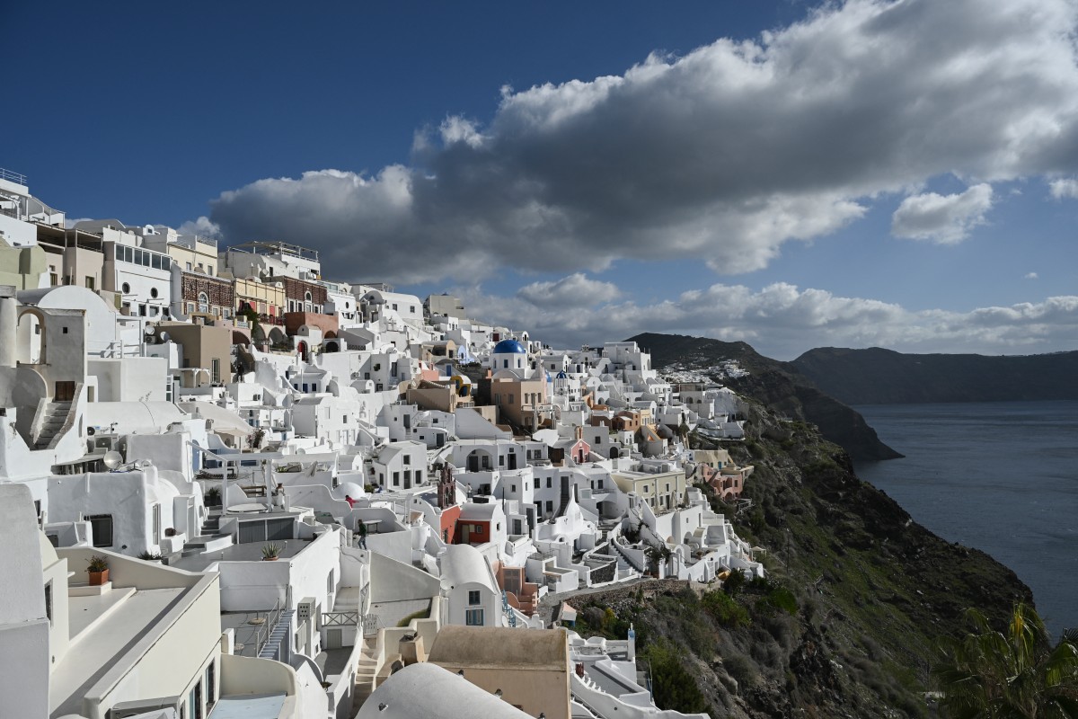 Grèce: nouvelles secousses sismiques au large de Santorin, dont l'une supérieure à 5