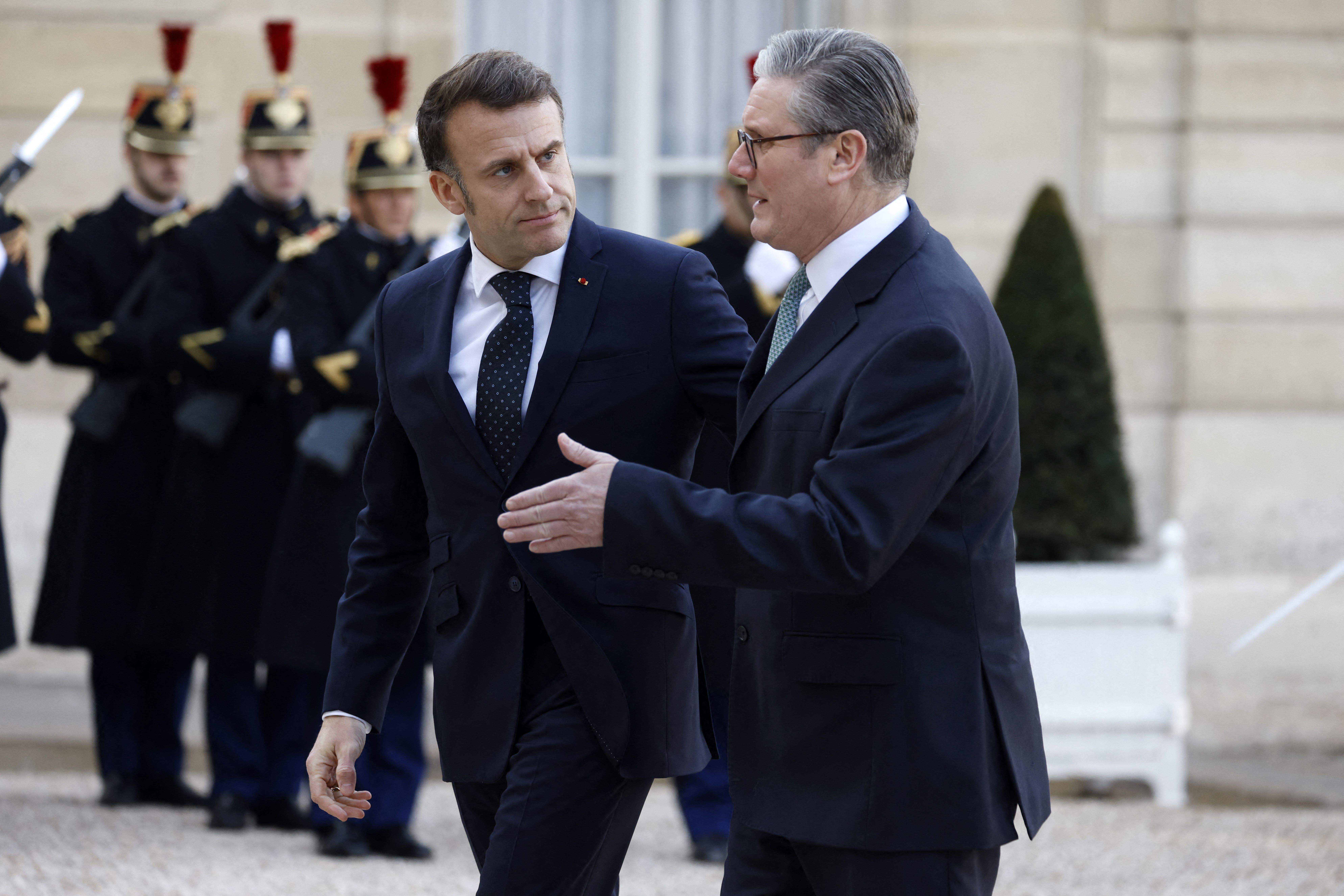 Ukraine: Macron assure que "la France ne s'apprête pas à envoyer des troupes au sol belligérantes"