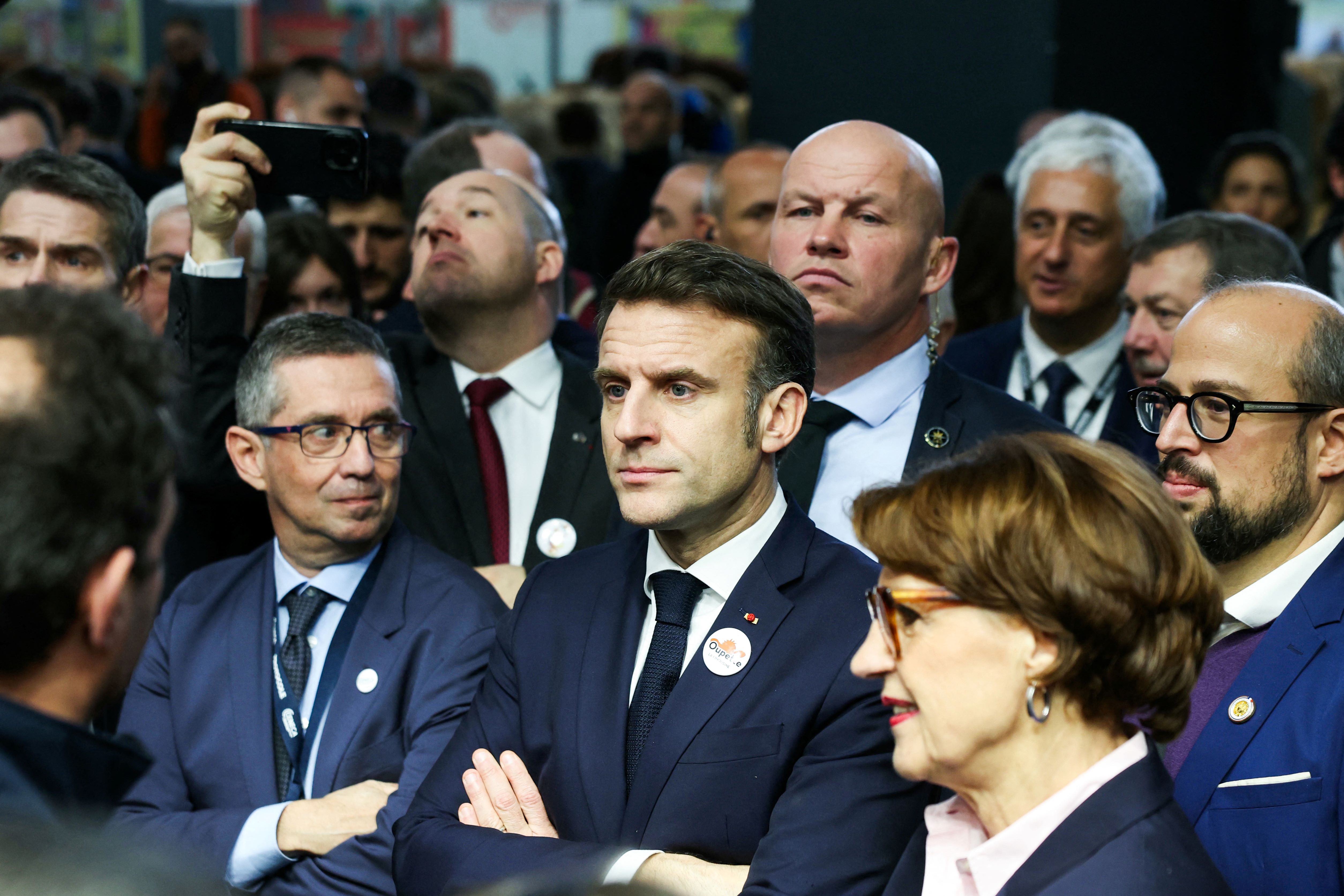 Macron dira à Trump qu'entre alliés on ne peut pas "faire souffrir l'autre" avec des droits de douane