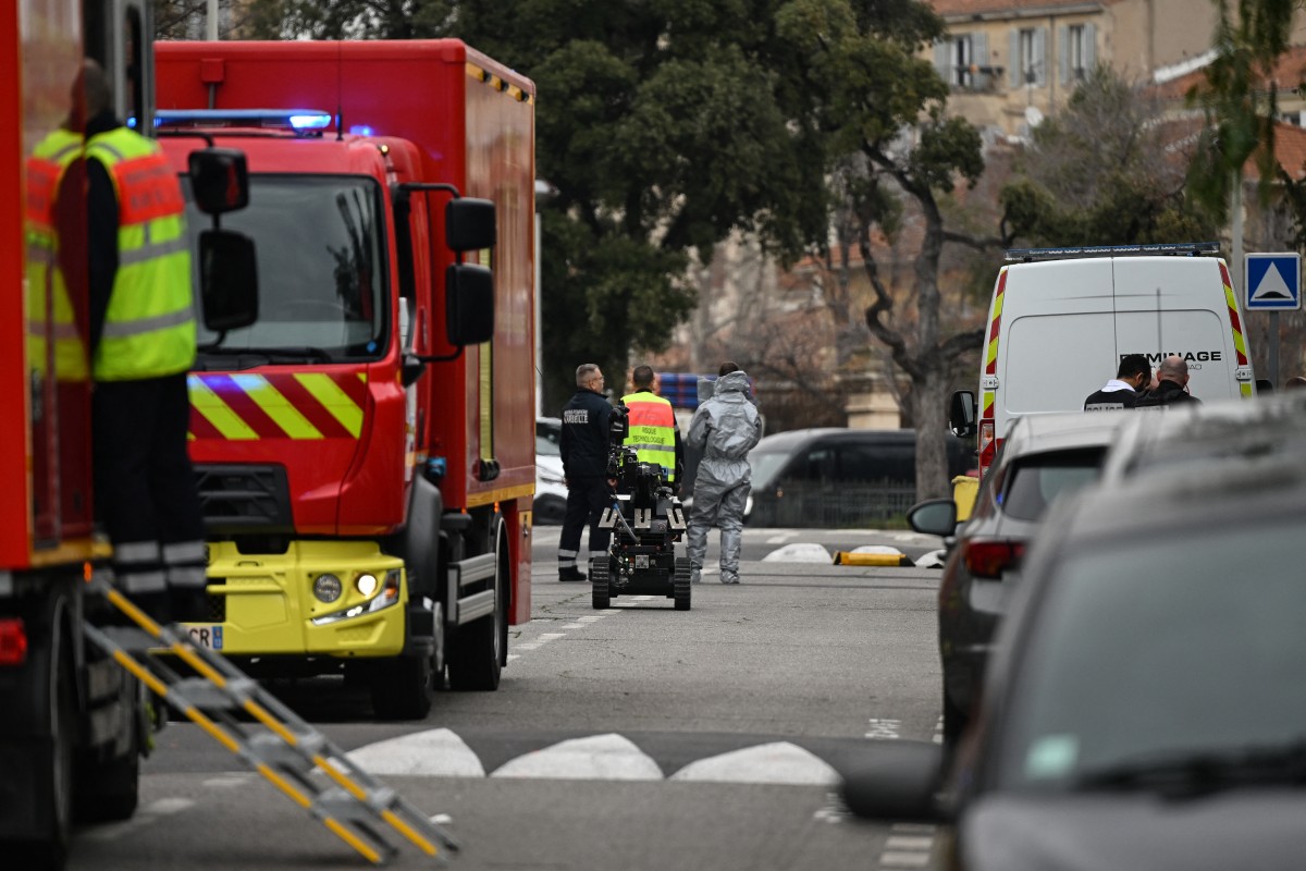 Trois engins explosifs lancés contre le consulat général de Russie à Marseille, pas de blessés