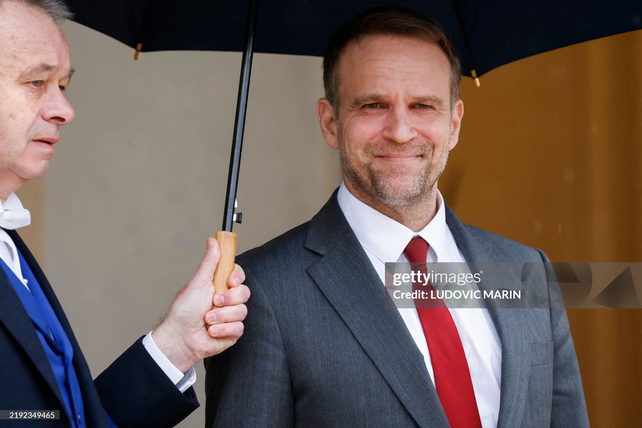 Il faut se montrer « mordant » face aux droits de douane de Trump, affirme Marc Ferracci