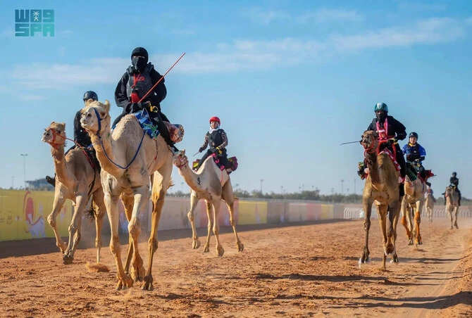 Participation féminine à la course de chameaux de Riyad