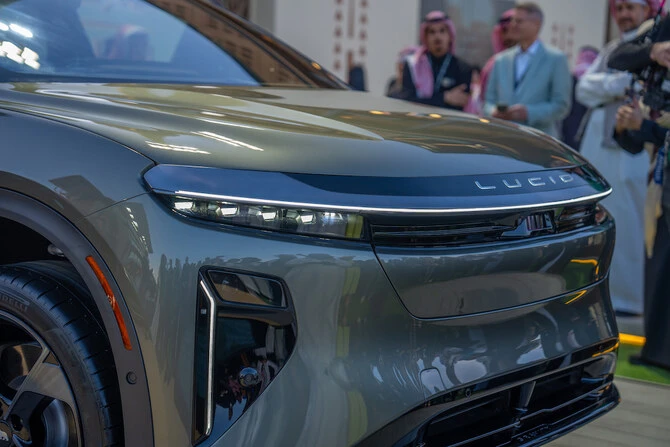 Lucid dévoile le Lucid Air Sapphire unique en son genre lors de la réunion de la Saudi Cup