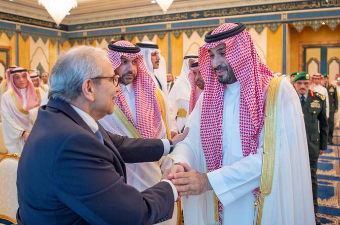 Le prince héritier saoudien rencontre le premier ministre libanais à La Mecque