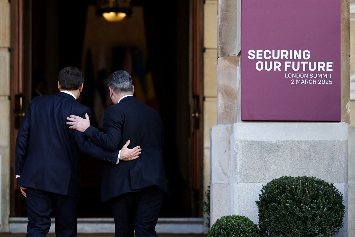 En plein réchauffement franco-britannique, Macron et Starmer «main dans la main» sur l'Ukraine