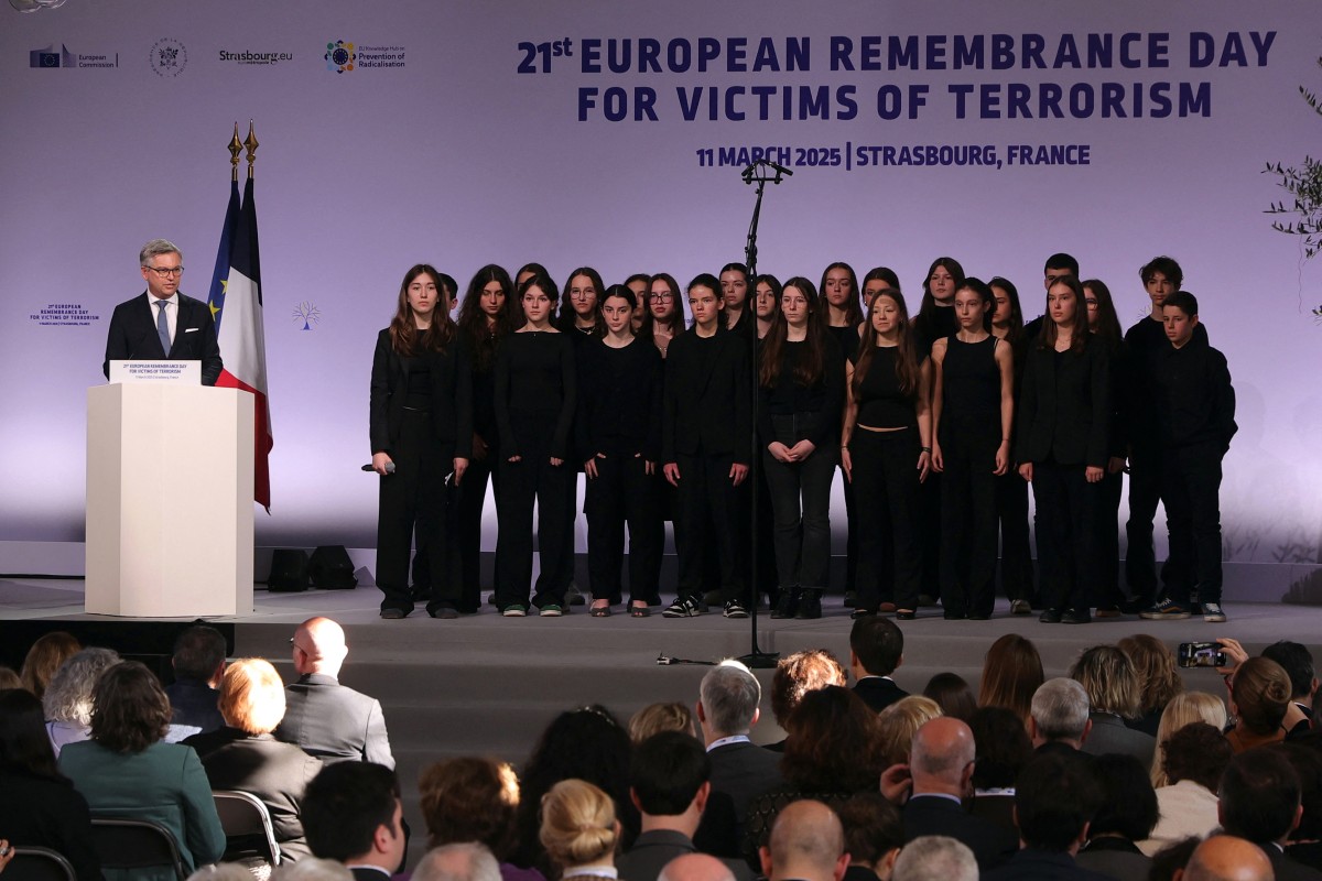 Terrorisme: «Plus ils nous haïssent, plus ils nous grandissent», lance Macron