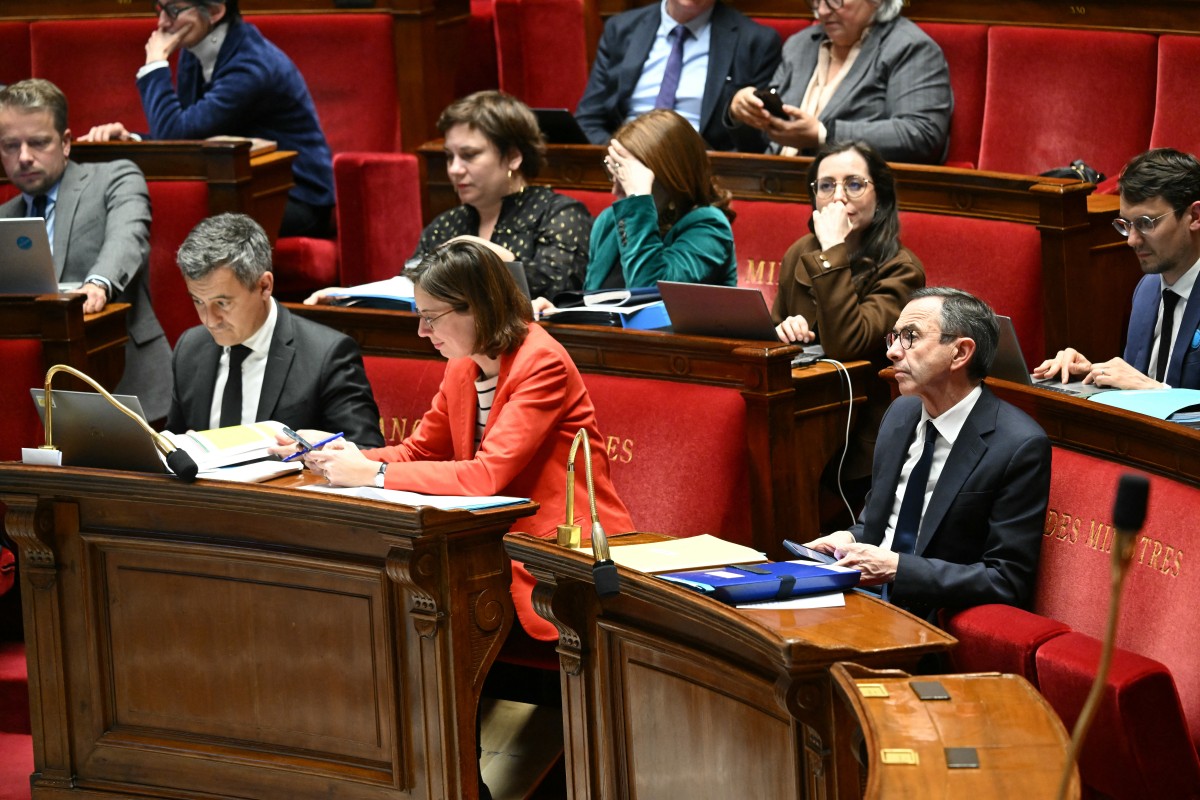 Tensions Paris-Alger: réduire les visas de travail est une option, dit une ministre française