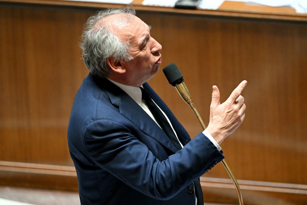 Bayrou s'exprimera la semaine prochaine sur le débat «être Français»