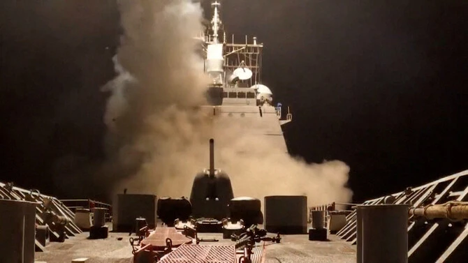 Les Houthis revendiquent deux attaques contre un porte-avions américain en mer Rouge
