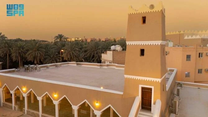 La mosquée Al-Oudah à Diriyah, un site patrimonial clé de la région de Riyad, est en cours de restauration dans le cadre d'un projet national (SPA).