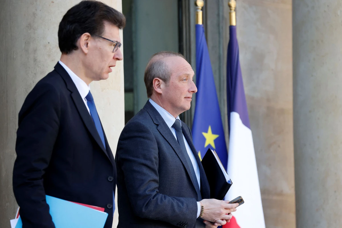 Les députés entament un débat à la fois technique et politique sur l'administration française