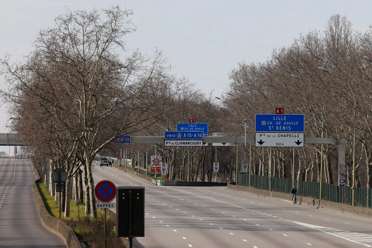 France: trafic ferroviaire paralysé après la découverte d'un vieil obus près de Paris