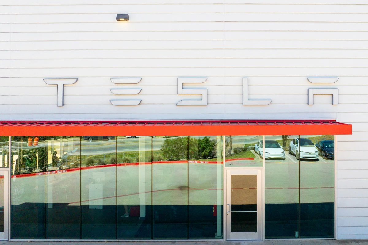 Les ventes de Tesla divisées par deux en Europe