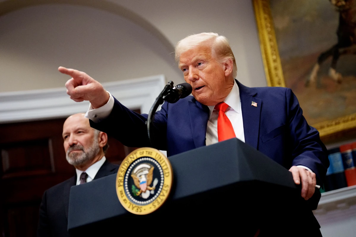 Trump intensifie sa guerre commerciale en imposant des droits de douane contre le Canada, le Mexique et la Chine