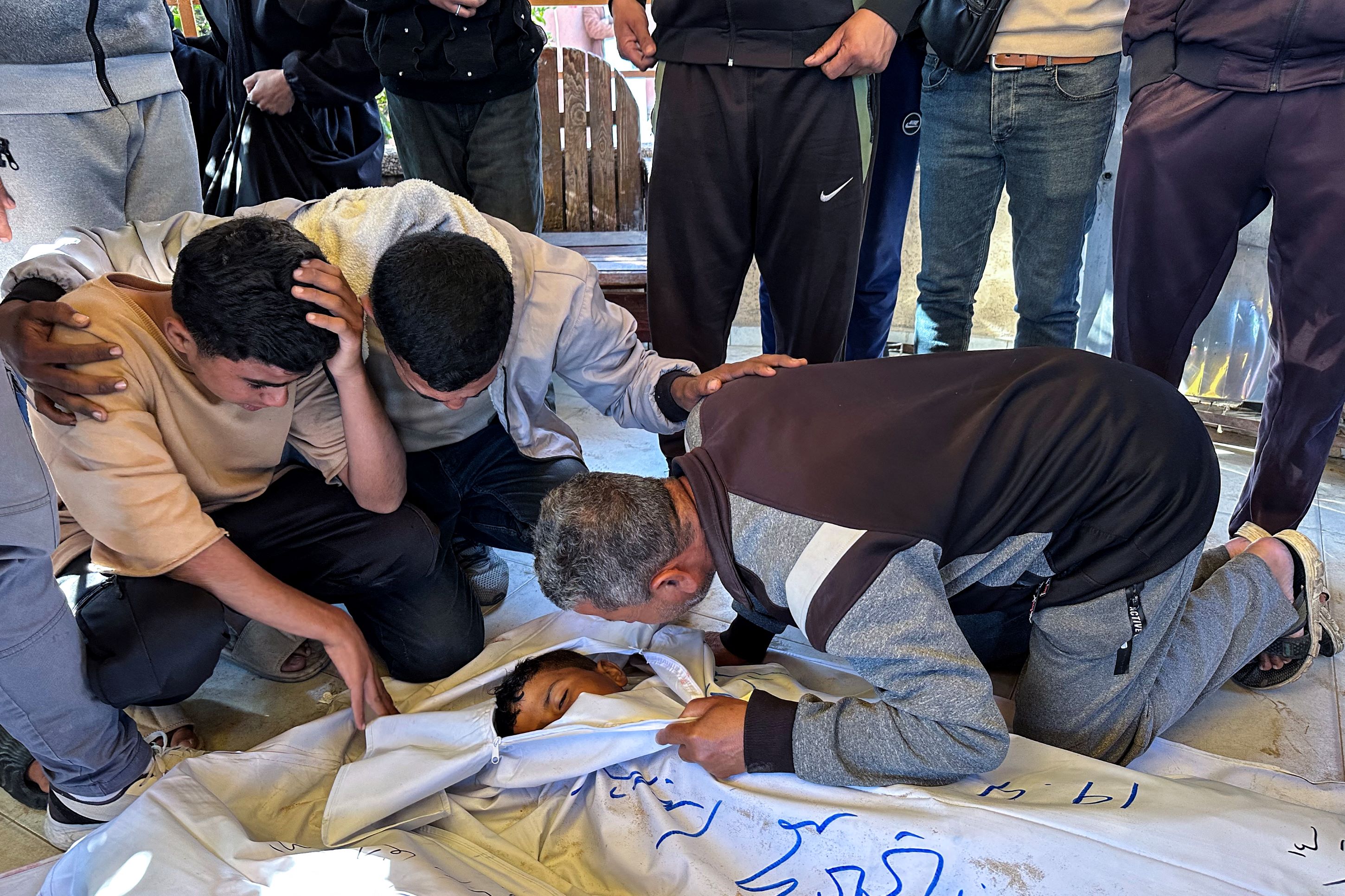 Gaza: la Défense civile annonce 25 morts dans des frappes israéliennes dimanche