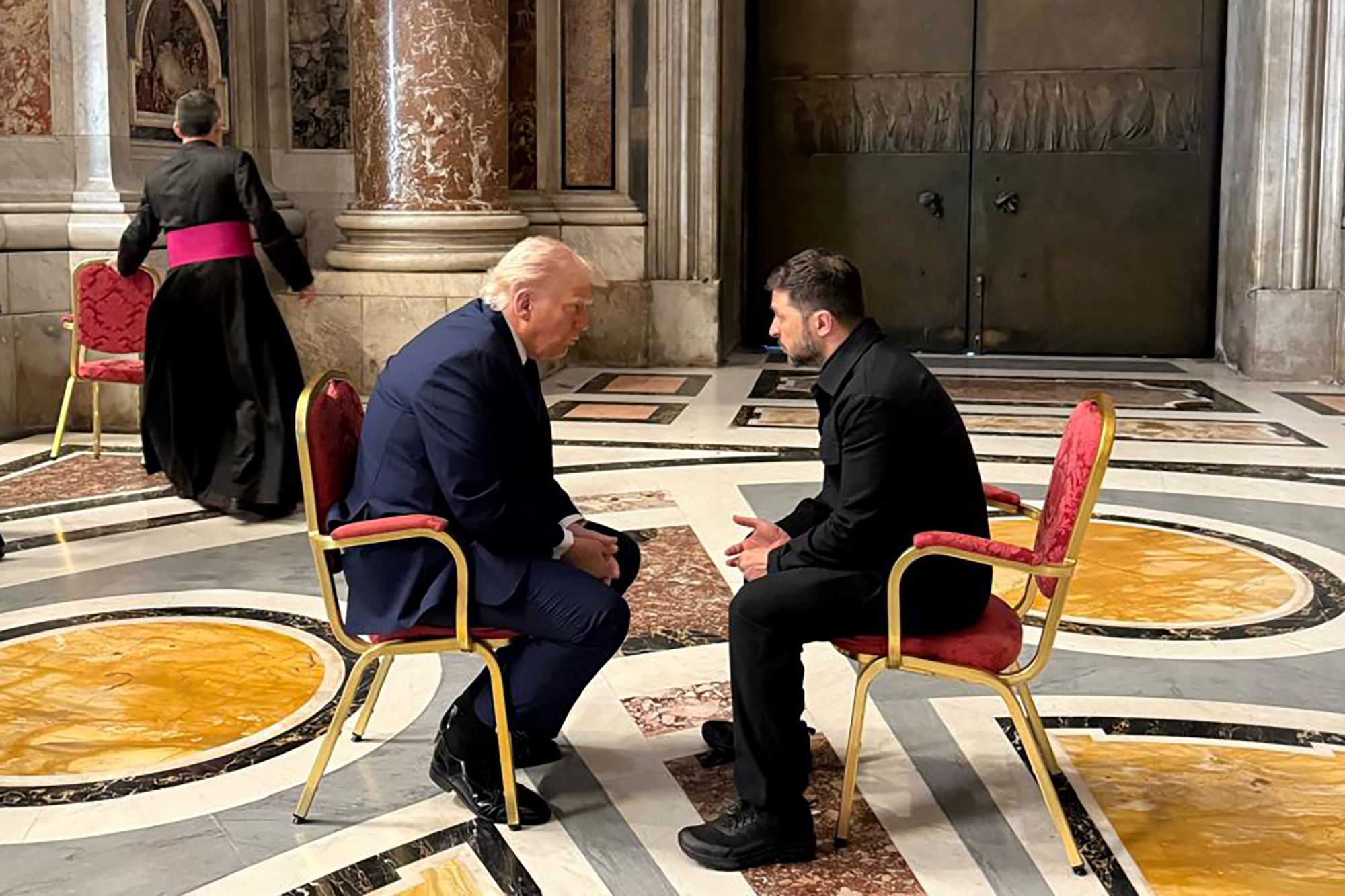 Ukraine: Zelensky dit espérer «des résultats» après sa rencontre avec Trump