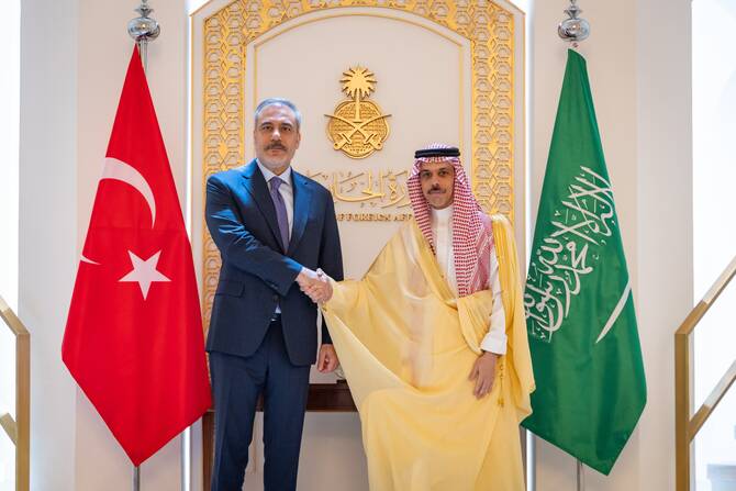 Les ministres saoudien et turc des AE réaffirment leur coopération lors d'une réunion à Riyad