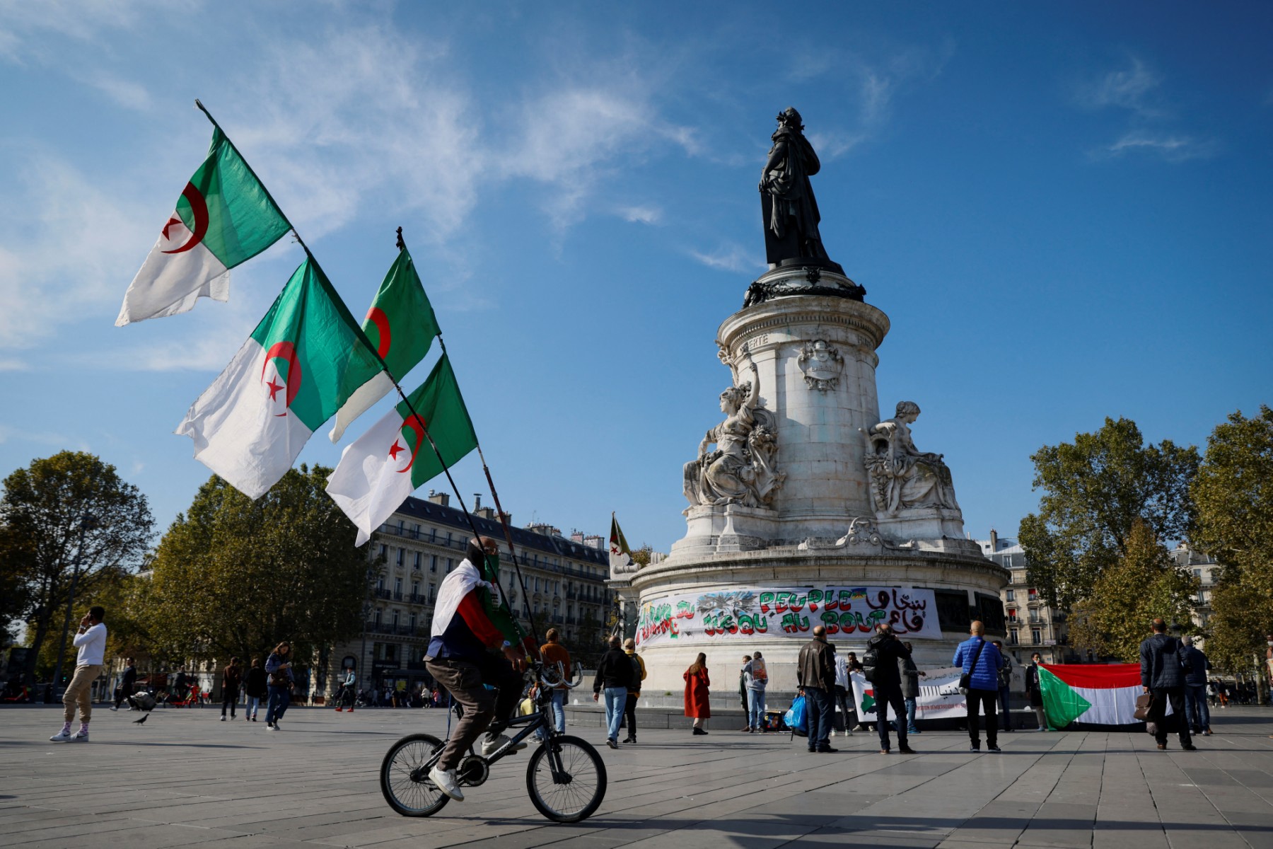 Paris et Alger s'enfoncent dans la crise diplomatique