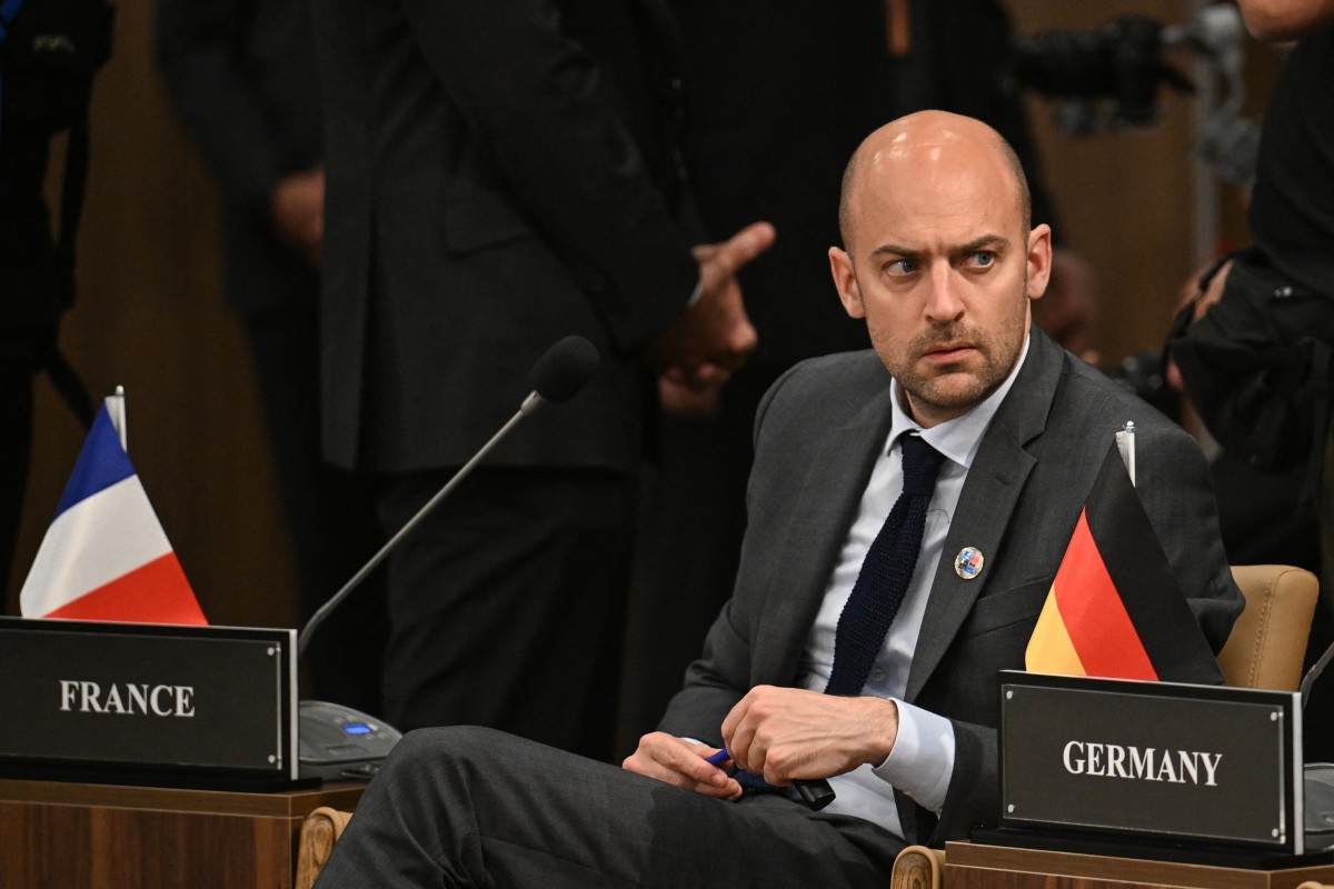Ressortissants détenus: la France dépose plainte contre l'Iran devant la CIJ, annonce Barrot