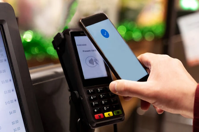 L'Arabie saoudite accélère son passage à l'économie sans numéraire grâce à l'essor de la fintech