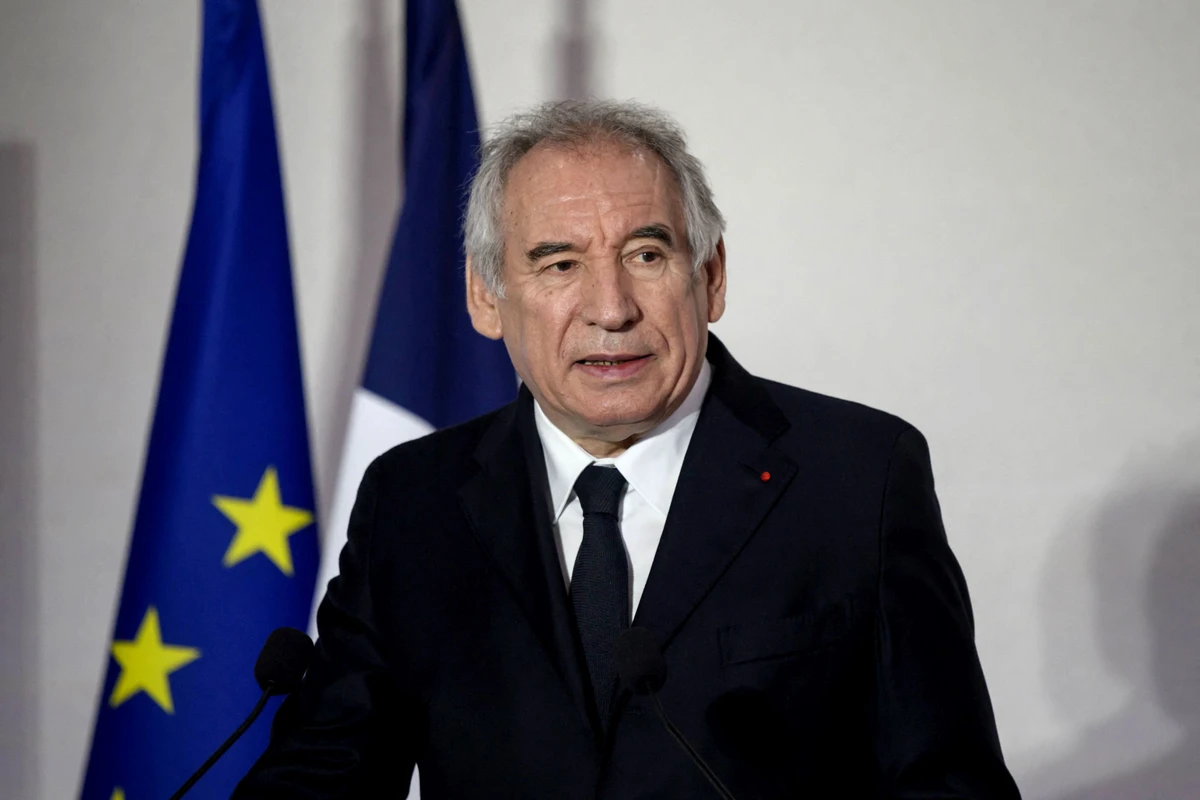 Face aux blocages, Bayrou évoque la tenue d'un référendum sur la réduction de la dette