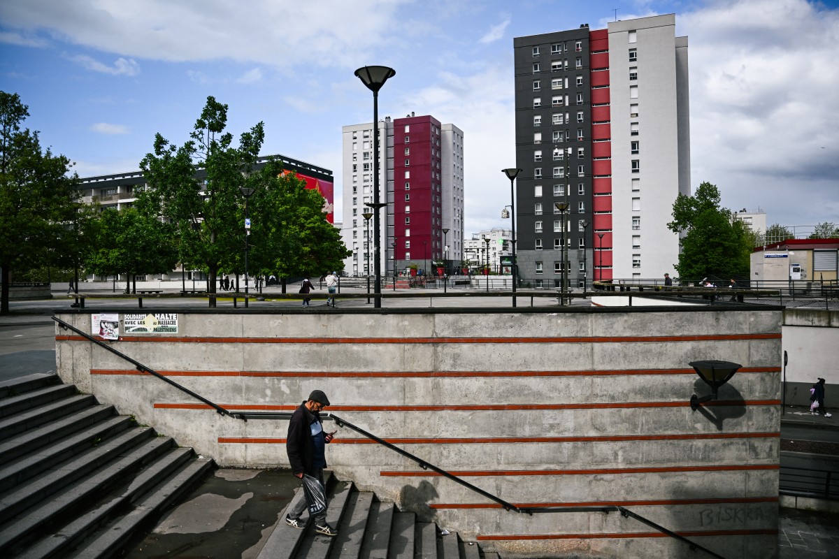 «Tout ne se règle pas avec la police»: à Argenteuil, des médiateurs contre le harcèlement scolaire