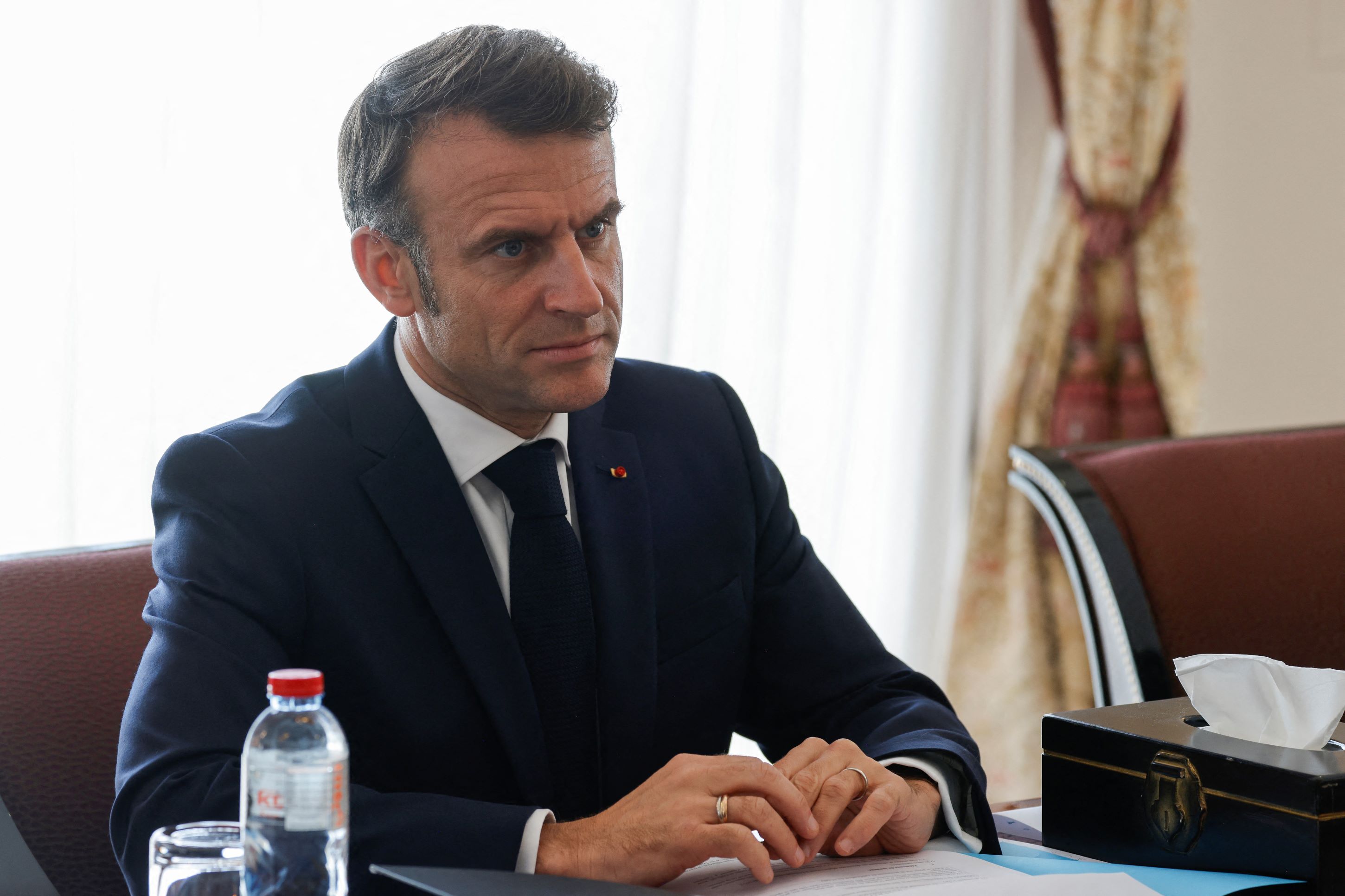 Macron s'est entretenu avec le président iranien et a réuni un conseil de défense