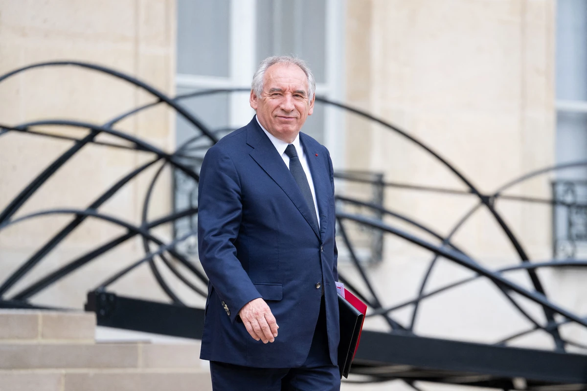 Censure : LFI et François Bayrou s'accusent de manoeuvres au Parlement