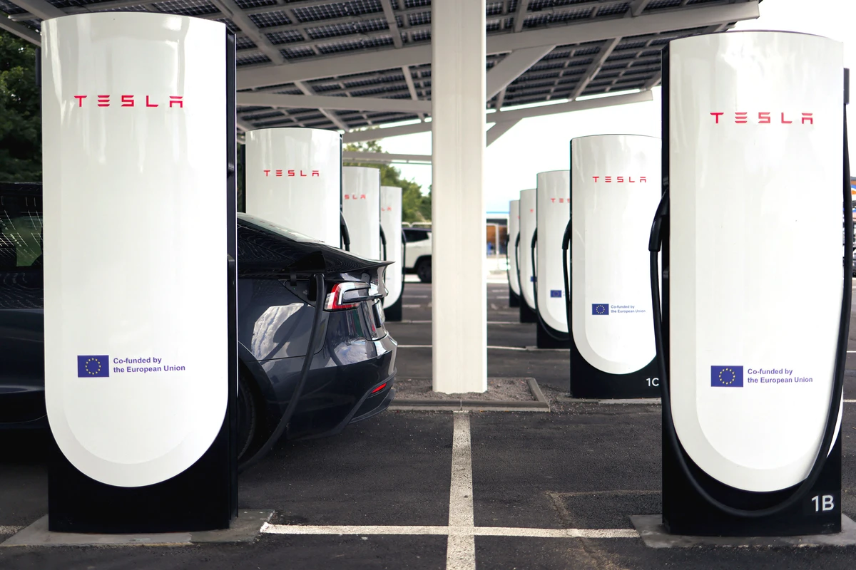 Tesla va construire en Chine une usine de stockage d'électricité