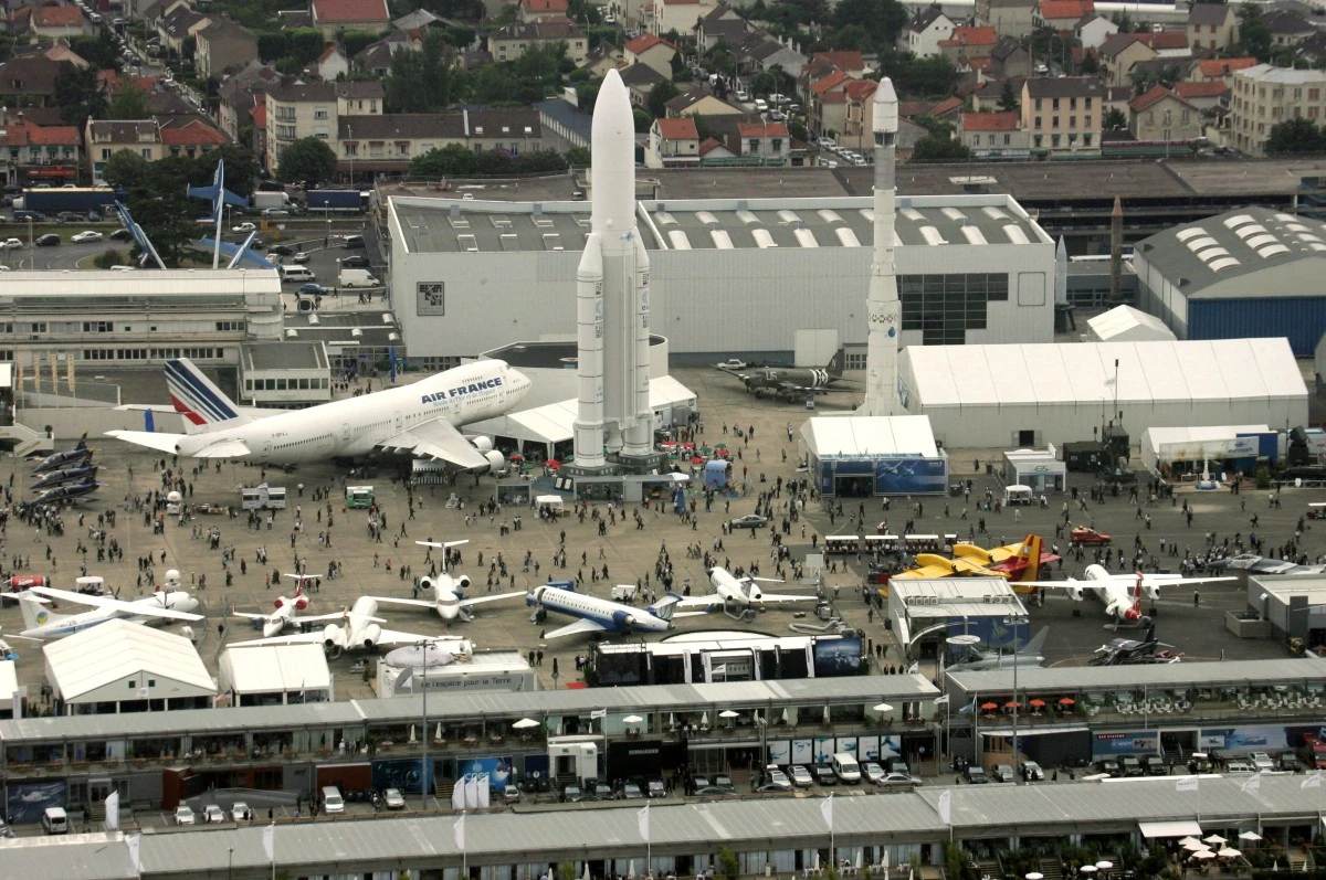 Crash d'Air India: le patron de Boeing annule sa venue au salon du Bourget