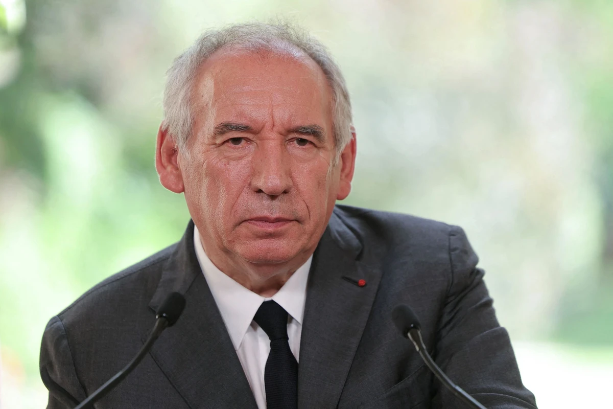 Bayrou prendra « tous les risques » et présentera un « budget courageux »