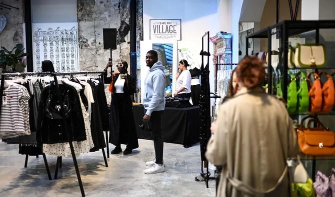 En 2024, les Français continuent d'acheter toujours plus de vêtements neufs