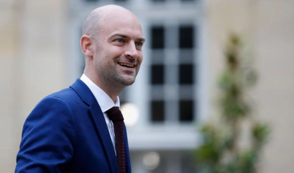 Jean-Noël Barrot, ministre de l'Europe et des Affaires étrangères, exhorte les parties à faire preuve de retenue