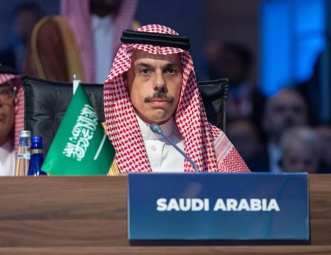 Le ministre saoudien des Affaires étrangères réaffirme son soutien à la Palestine et condamne les frappes israéliennes contre l'Iran