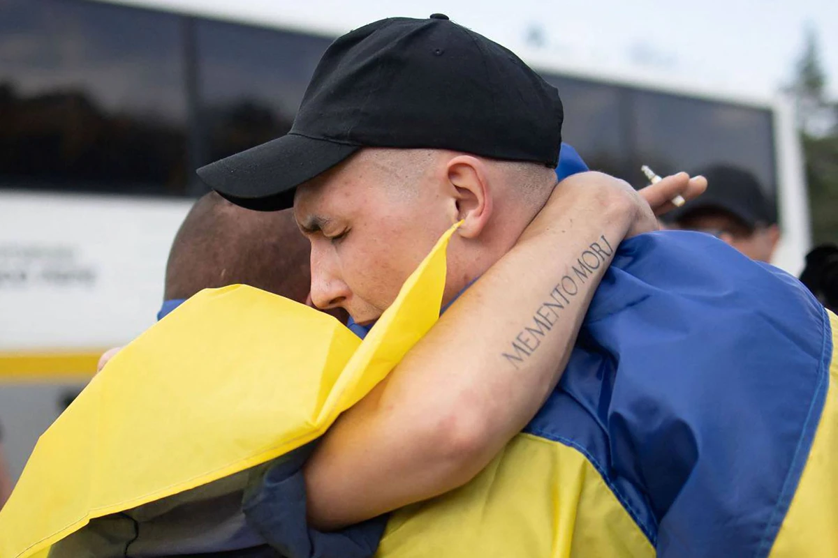 Début d'un nouvel échange de prisonniers de guerre entre Kiev et Moscou